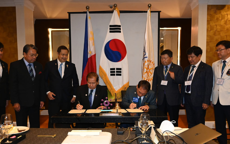 Signing of Sisterhood Agreement with RI D3750